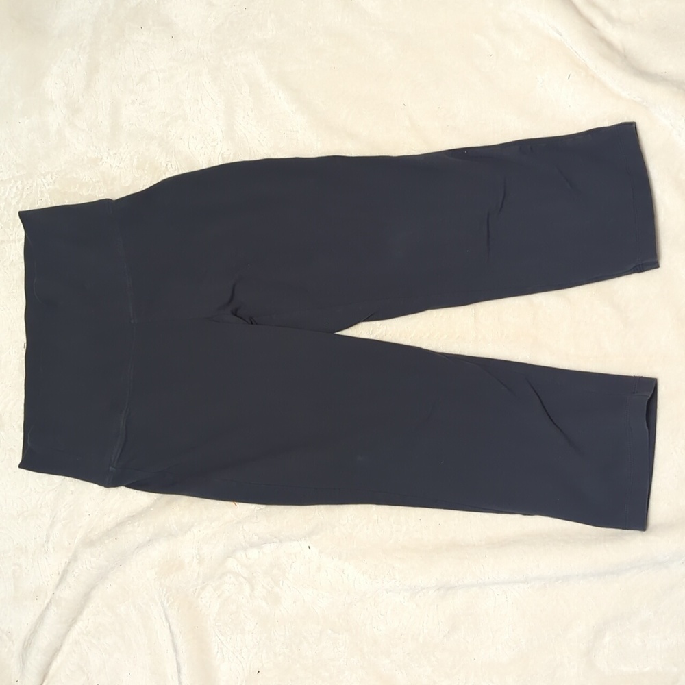 Old Navy active wear cropped sweatpants size small